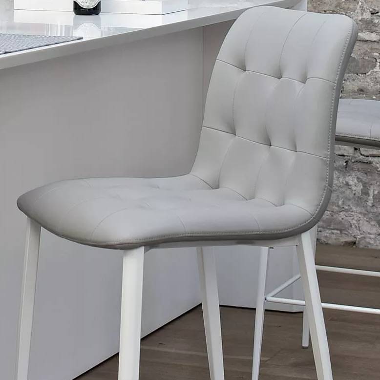 Kuga Barstool